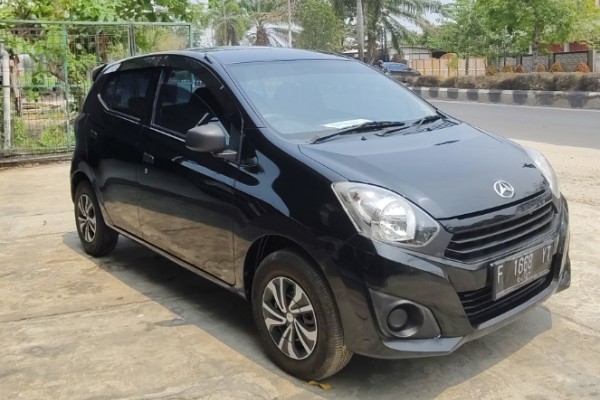 Mobil Bekas Sampit Alya D+ 2022 Hitam